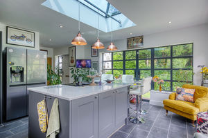 Kitchen/Breakfast Room- click for photo gallery